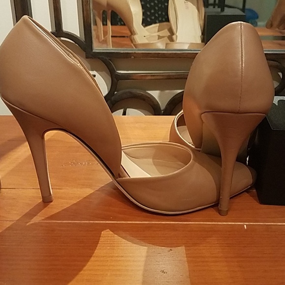 Shoes - Picture 4 of 5